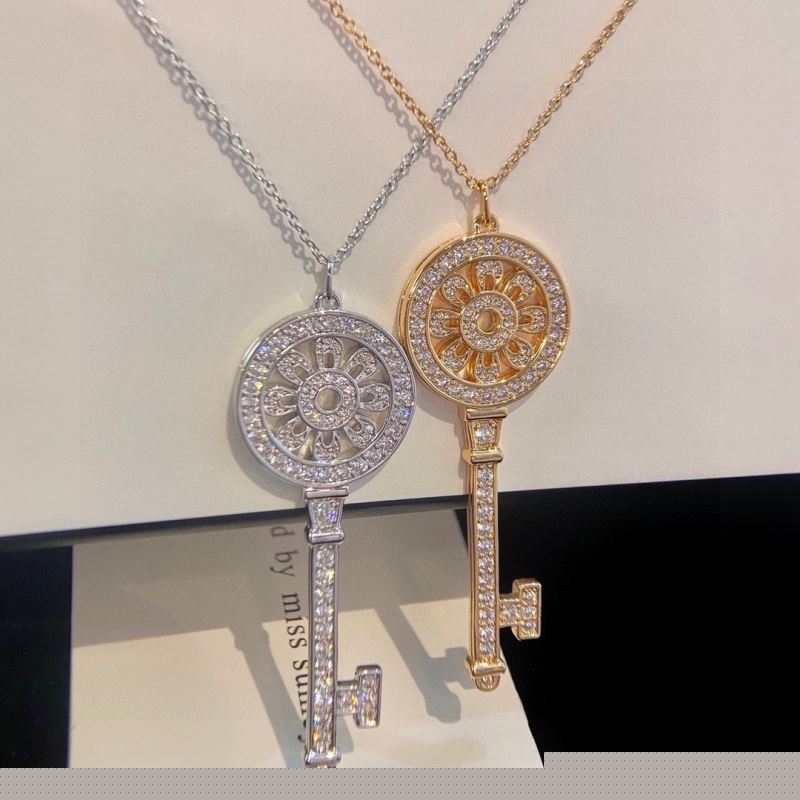 T*f*ny necklaces